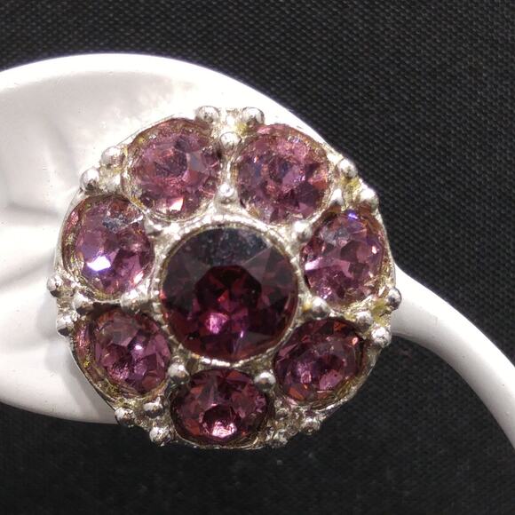 Bogoff Purple Rhinestone Screw Back Earrings, Rhodium Plated, 1940s Vintage - Picture 6 of 10